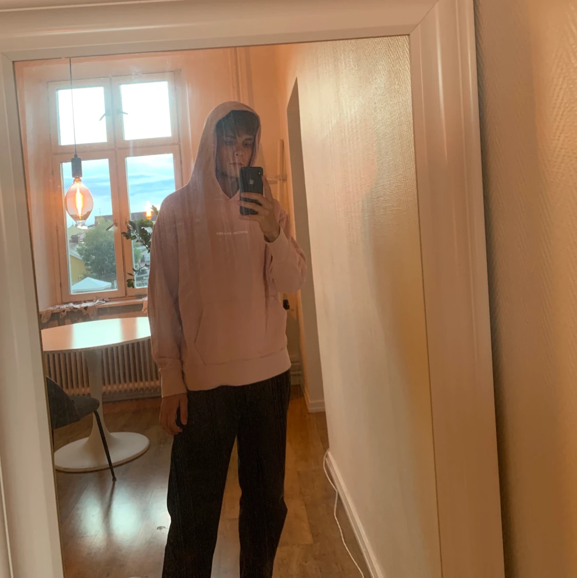 Ljusrosa hoodie från Official Gallery