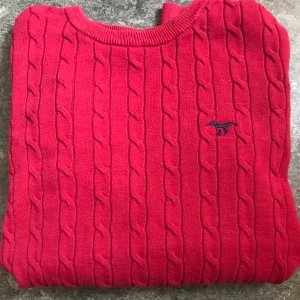 Stickad tröja  - Fin kabelstickad tröja från hampton republic Aldrig använd, är som ny. Storlek XS/S 