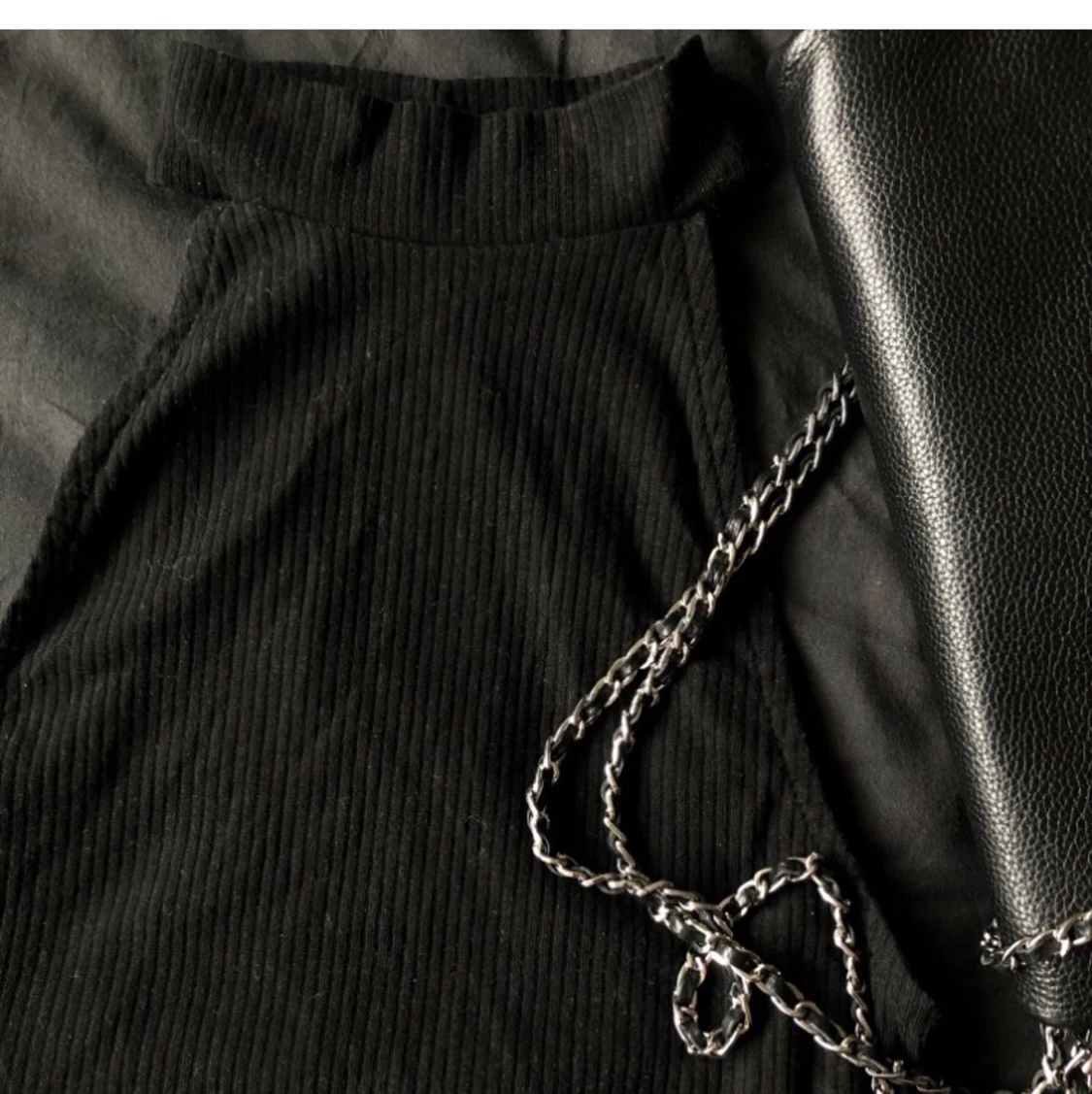 Söt turtlenecktopp från BikBok - 91