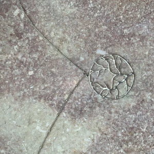 Halsband. Äkta silver✨ - Halsband äkta silver. Aldrig använt✨ köparen står för frakten🌟 (11kr)