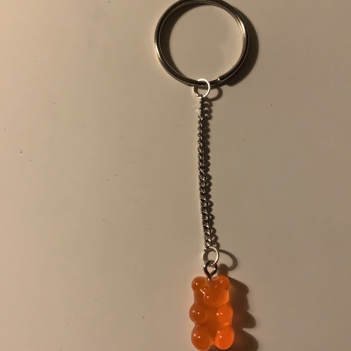 Nyckelring (orange gummibjörn)