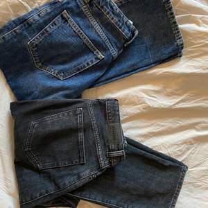 Säljer två par rowe jeans i 25/32!!!❤️ Sitter suuuuper snyggt men har för många likadana✨✨ 200kr/st men 350kr om du köper båda😊🤍🤍 Köpare står för frakt 
