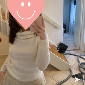 stickad tröja  - Super mysig och skön stickad tröja som inte kommer till användning och därför jag säljer✨