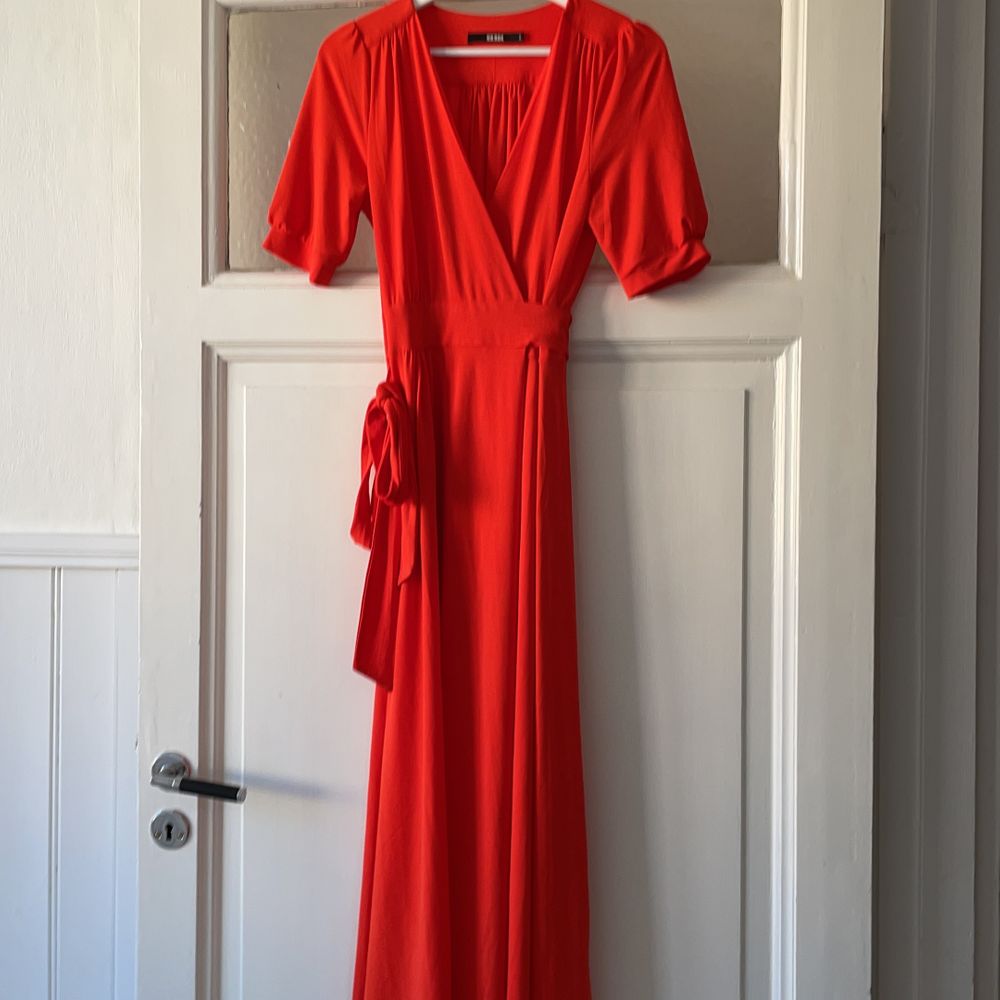 Röd klänning - Bik Bok | Plick Second Hand