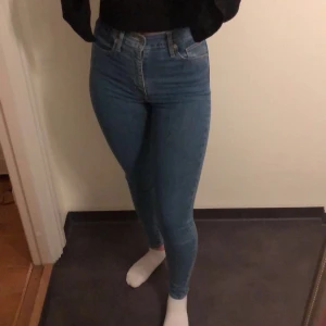 Levis jeans - Ett par oanvända Levis jeans i storlek 27. Köparen står för frakten