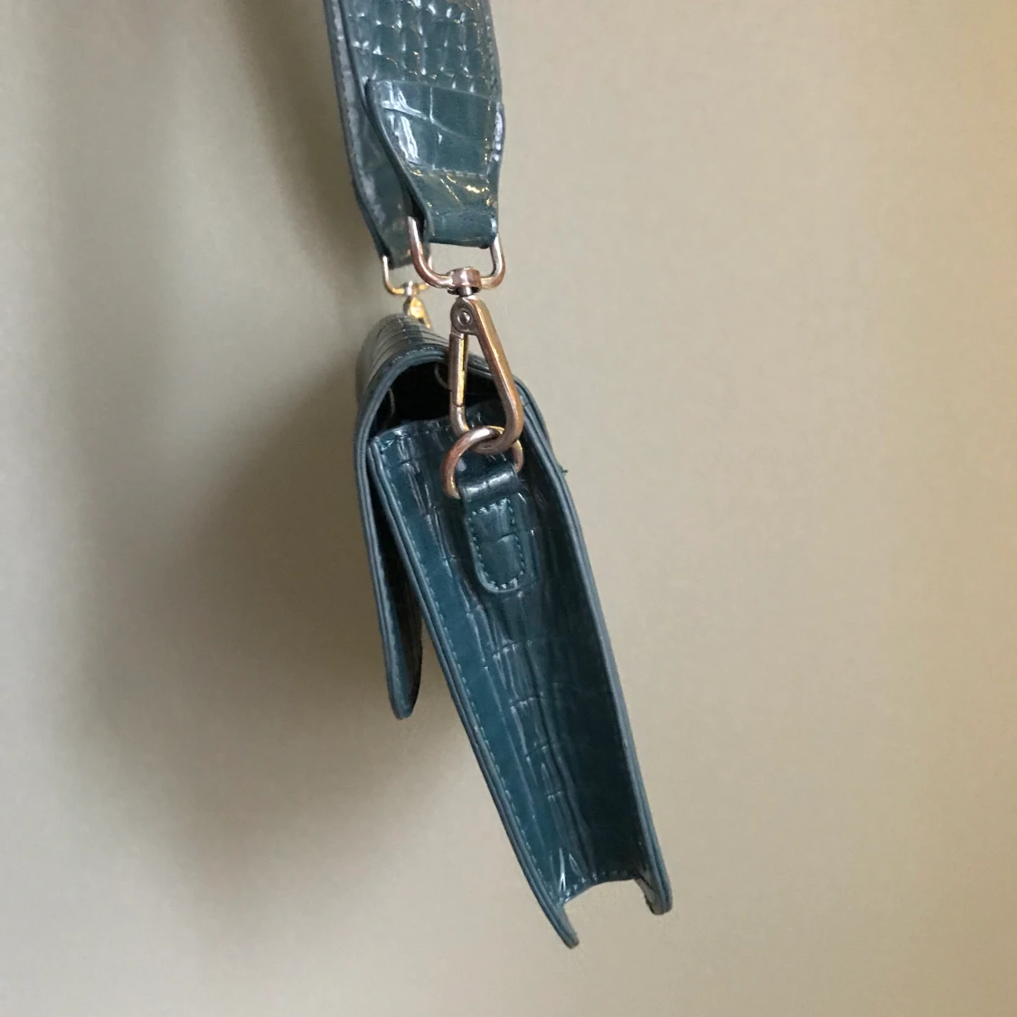 Grön axelremsväska från Hvisk  - 91