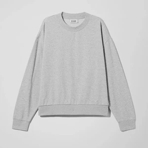 Grå sweatshirt - Grå basic sweatshirt                                                                                          Köparen står för frakten