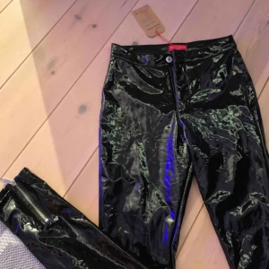 Lackbyxor  - lackbyxor som aldrig använts ✨ frakten kostar 59kr