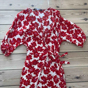  - Klänning från Zara, använd 1 gång