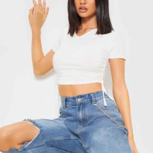 Topp - Så snygg T-shirt som är ”ruched” på sidorna, Säljer då jag råka beställa två!:)