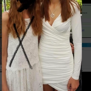 Superfin klänning - Vit klänning, använd ca 2 gånger. 💞 skriv för mer bilder eller vid frågor. 200kr + frakt 📦 