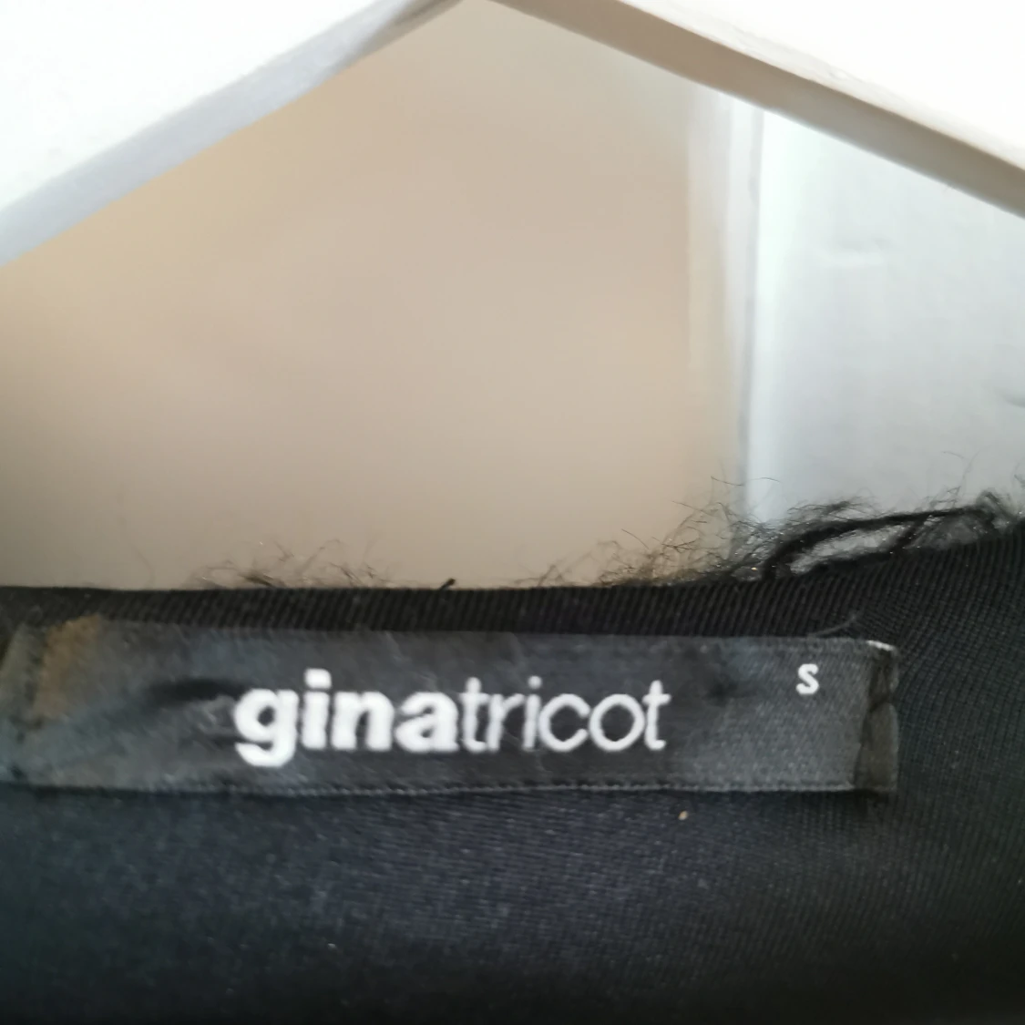 Fake pälsjacka från Ginatricot 🖤 - 91