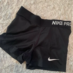 Nike shorts strl XS - Nike träningsshorts 