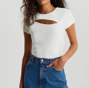 Tröja från Gina tricot storlek S - Helt ny och oanvänd tröja från Gina tricot, storlek S. 