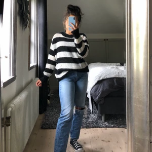 Sprillans ny randig tröja  - Randig stickad tröja, helt oanvänd, en present som aldrig kommit till användning, perfekt mysig tröja nu till vintern 