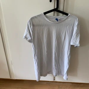 T-shirt - Vit snygg t-shirt