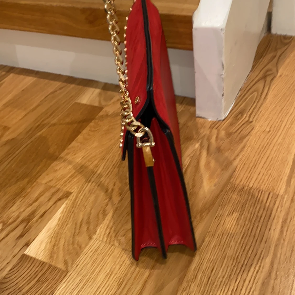 Röd handväska  - 90