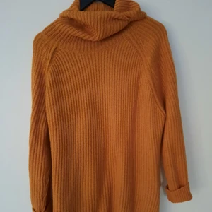 Stickad tröja oanvänd - Fin stickad tröja som är oanvänd och bara hängt i garderoben.. stl XL