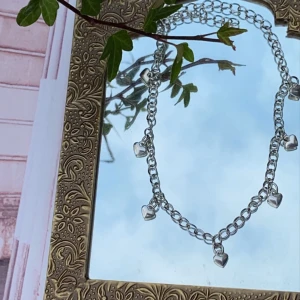 Halsband - Så fint kedjehalsband med hjärtan!🤍 70 kr ink frakt💕