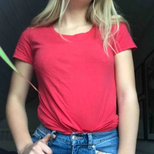  - Snygg och popig röd tröja från Street One, fint skick använd endast en gång 🌟