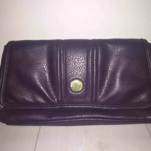  - Fin väska, köpt second hand. Knappt använd. 