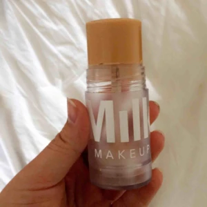  - Nästan helt oanvänd milk primer stick