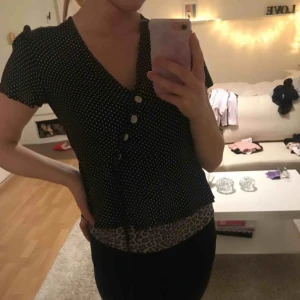  - Prickig tröja från bikbok. Superfin men passar inte mig. Aldrig använd. Köparen betalar frakt.