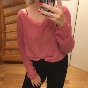  - Snygg tunnare tröja från New Yorker, strl XS men väldigt stor i storleken så funkar som S o M också.