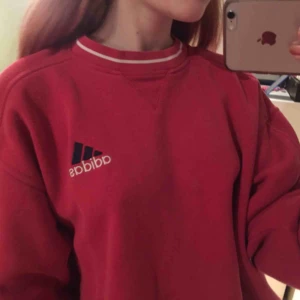  - Retro adidas sweater, jätte mysig och oversize