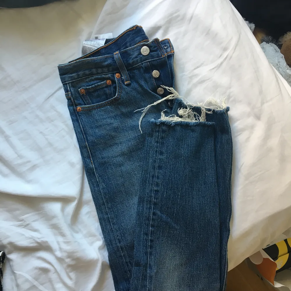 Fina Levis jeans, mkt lite använda. Jeans & Byxor.