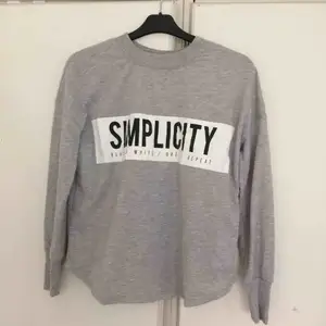 Simplicity! Köparen står för frakt! 