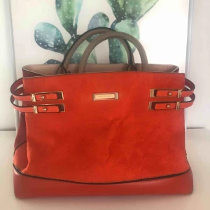  - Handväska från river island. Super fint skick! 