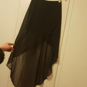  - Fin kjol , oanvänd ! 