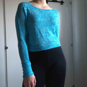  - Turkos stickad tröja
