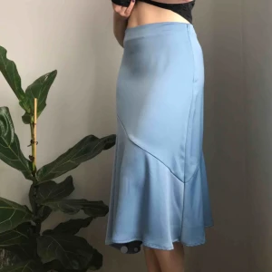  - nyskick, jättefin kjol från kapphal. köpt på plick men använder inte så mycket därför säljare jag. ej mina bilder :) 