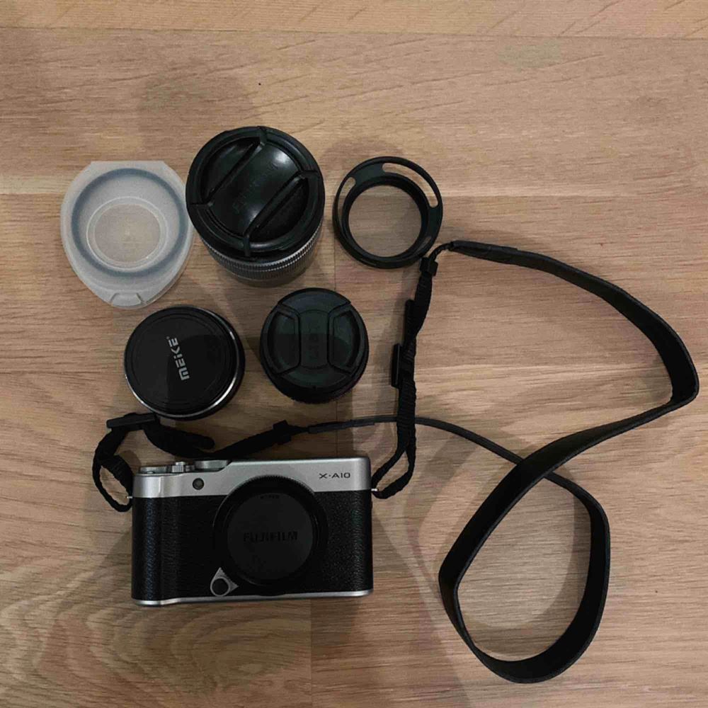 Fujifilm x-a10 kamerahus svart ,följer med en batteri , laddare och objektiv | Den är i mkt fint skick & allt fungerar precis som det ska | Säljer pga ingen användning längre | DM om ni vill ha mer information | frifrakt. Övrigt.
