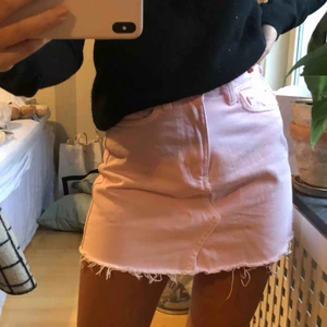  - Rosa kjol från Pull&Bear! Säljer då den är lite för liten för mig!💕💕