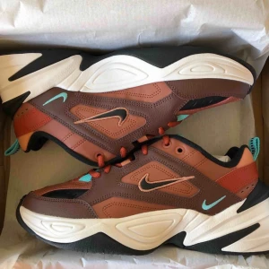  - Nike tekno m2k, använda cirka 5ggr ser ut som nya!!  Frakt tillkommer😘