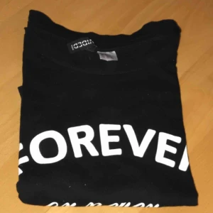  - En fin magtröja som är fin på sommaren, fint skick 🌸