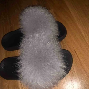  - Garoff päls tofflor i äkta päls
