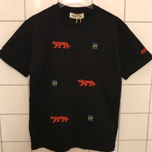  - T-shirts från Kenzo X H&M
Finns i Storlek S och M
Kan mötas vid TC
Kan skicka via post