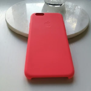  - Mobilskal, EJ ANVÄND, Apple, Iphone 6, rosa.
Nyskick,.
Nypris: 499kr
Gärna betalning via Swish.