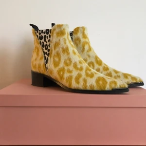  - Acne Jensen leopard. Använda en gång :) 