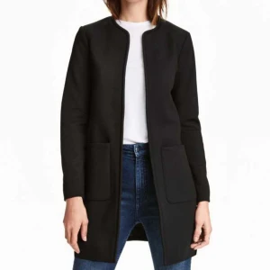  - Söker kort kappa liknar som på bilderna Storlek S ( 36 ) I bra skick 