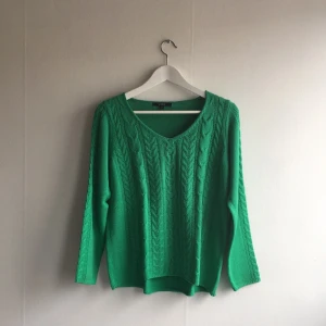  - Söt grön virkad tröja på Lindex! 