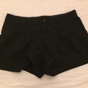  - Från HM

Frakt tillkommer 