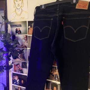 Superfina mörkblå/dark wash Levi’s jeans ✨ Skinny leg (W29 L32), endast provade så helt i nyskick:) (Nypris: 999kr på Zalando:0) 🍀