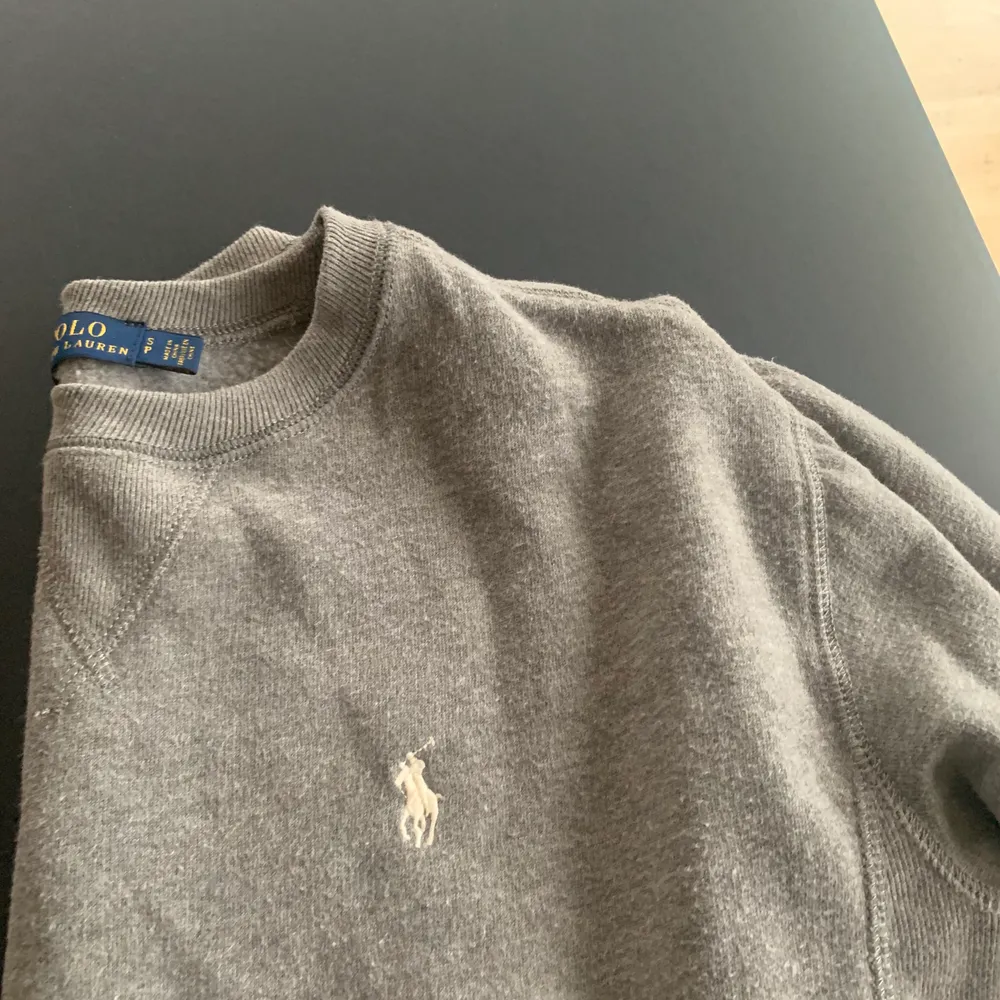 Ralph Lauren tröja i storlek S. Säljer för 300 kr.. Tröjor & Koftor.