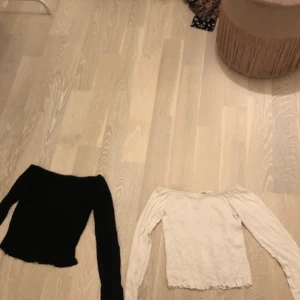 Två off shoulder tröjor - Aldrig använda 