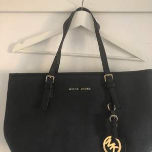 MK bag, fake, black, used, letter is missing, but bag works fine.